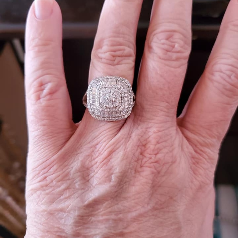 Beautiful Cubic Zirconia Cocktail ring